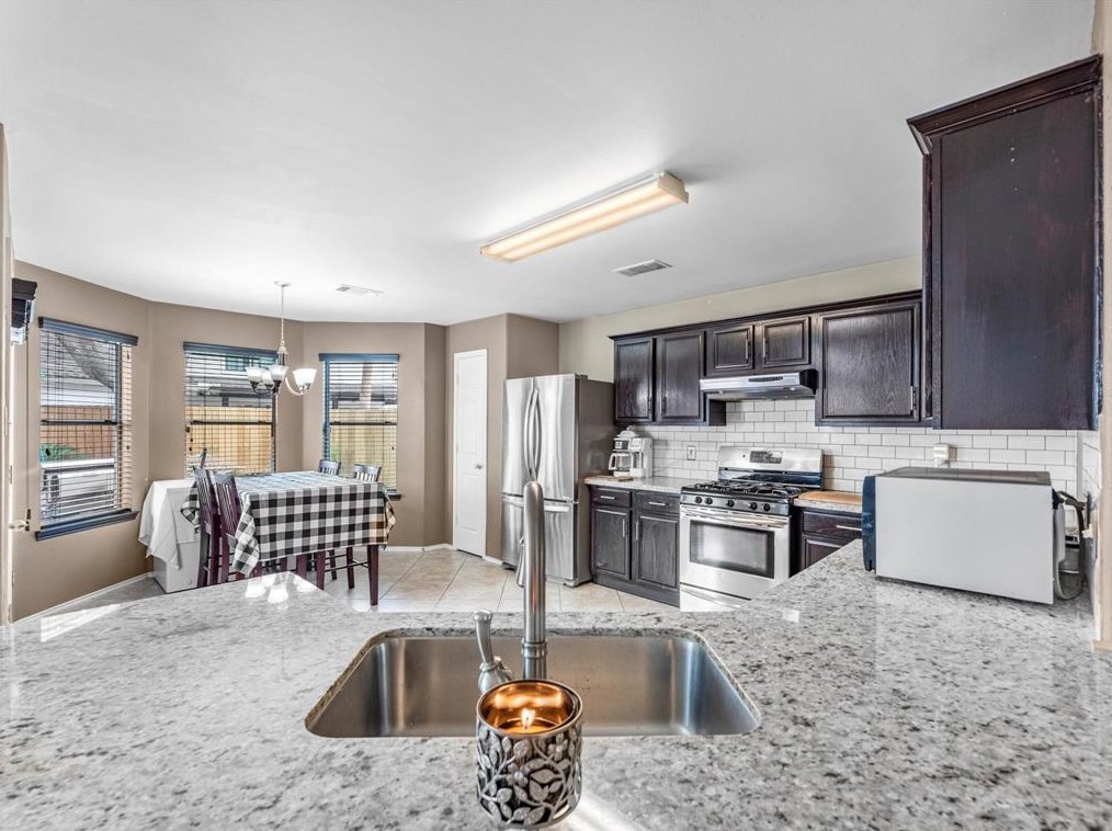 11614 Curry Rdg Ln, Tomball TX  77377-2812 exterior