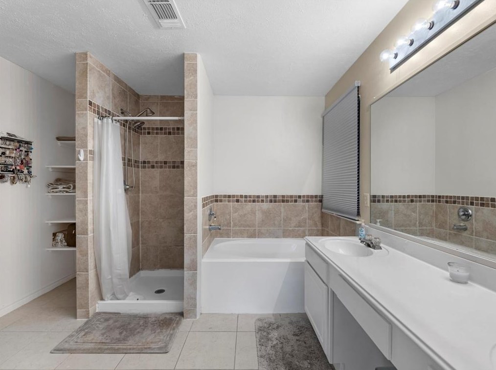 11614 Curry Rdg Ln, Tomball TX  77377-2812 exterior