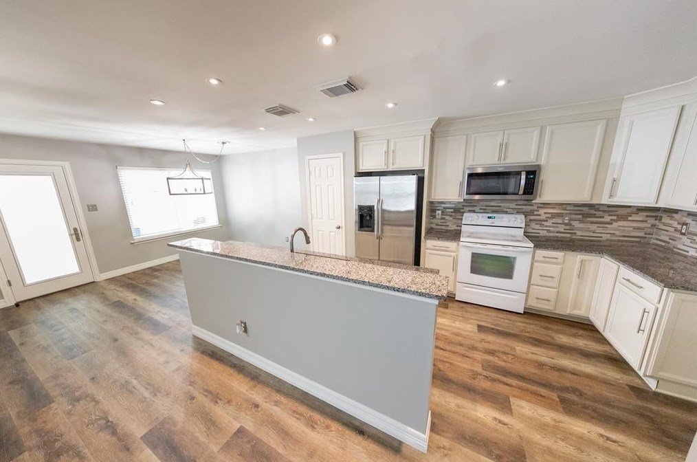 46 Verbena Bend Pl, Spring TX  77382-2319 exterior