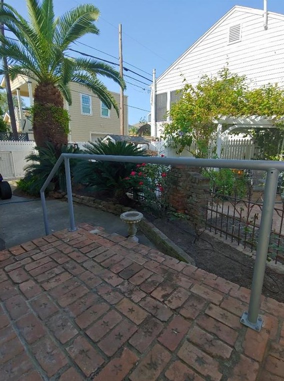 818 13th #818, Galveston, TX 77550