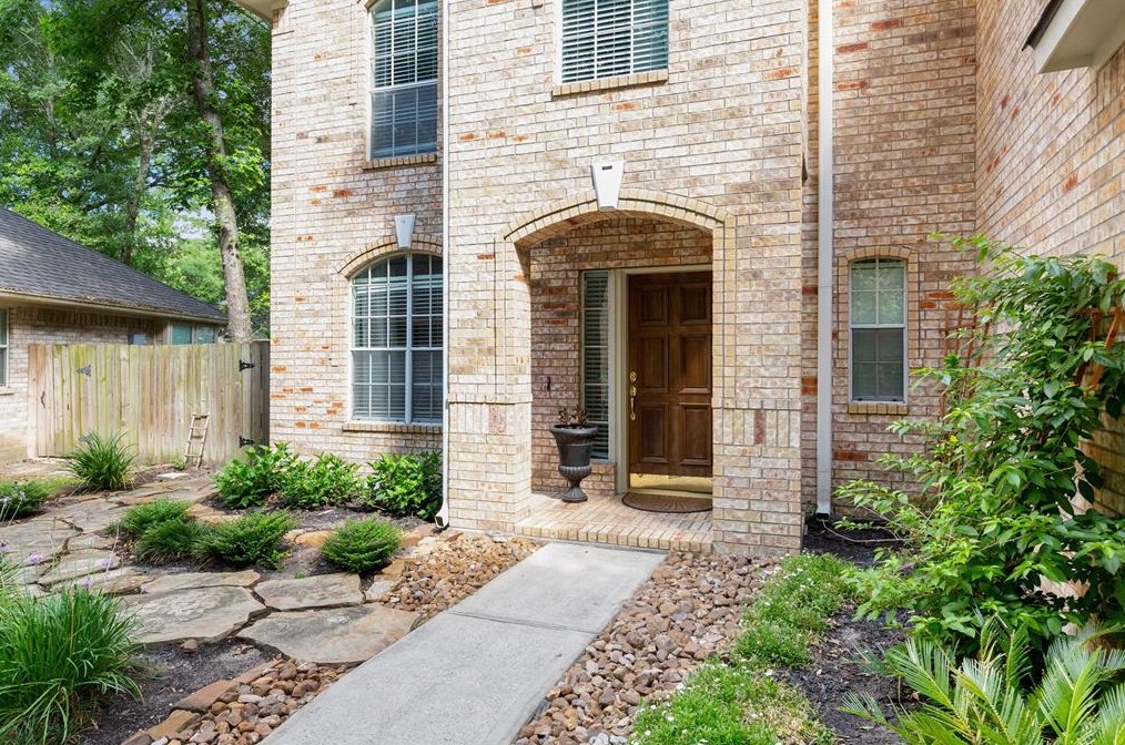 15 Capshaw Ct, Conroe, TX 77385