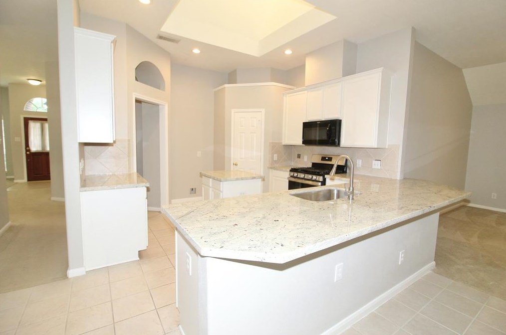 915 Rock Springs Dr, Richmond, TX 77469