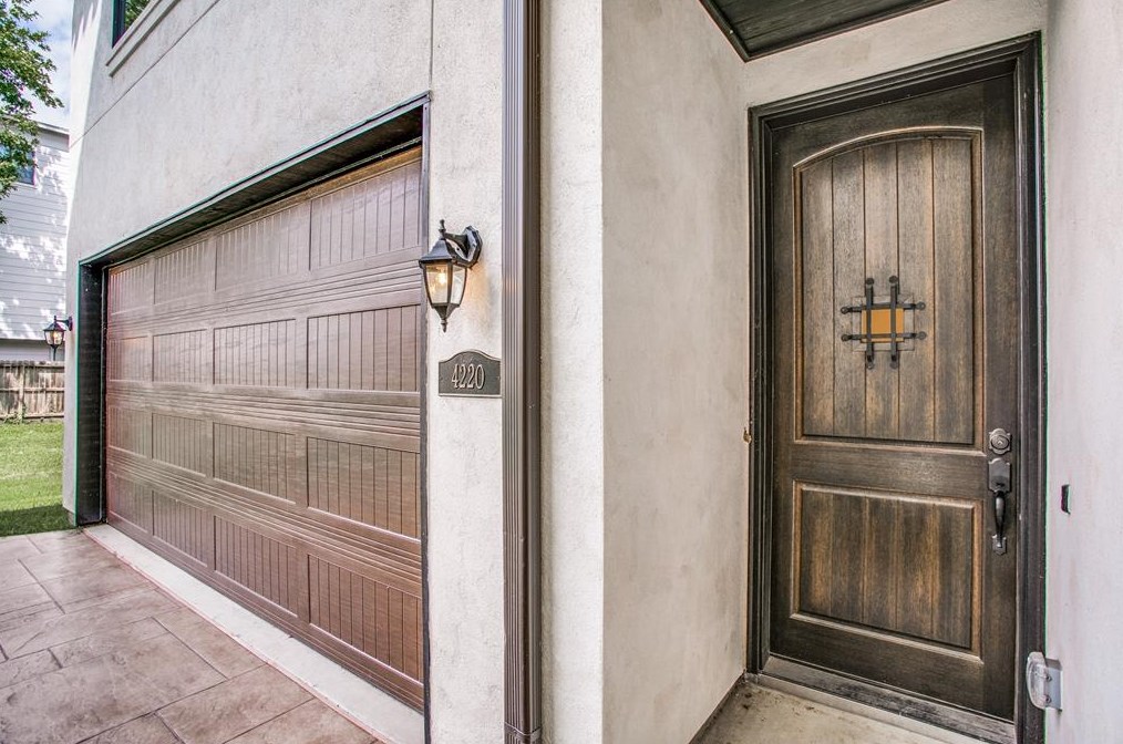 4220 Gibson St, Houston TX  77007-6043 exterior