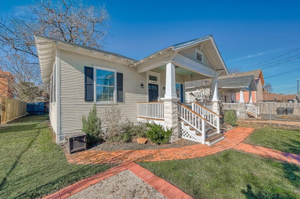 2505 Everett St, Houston, TX 77009