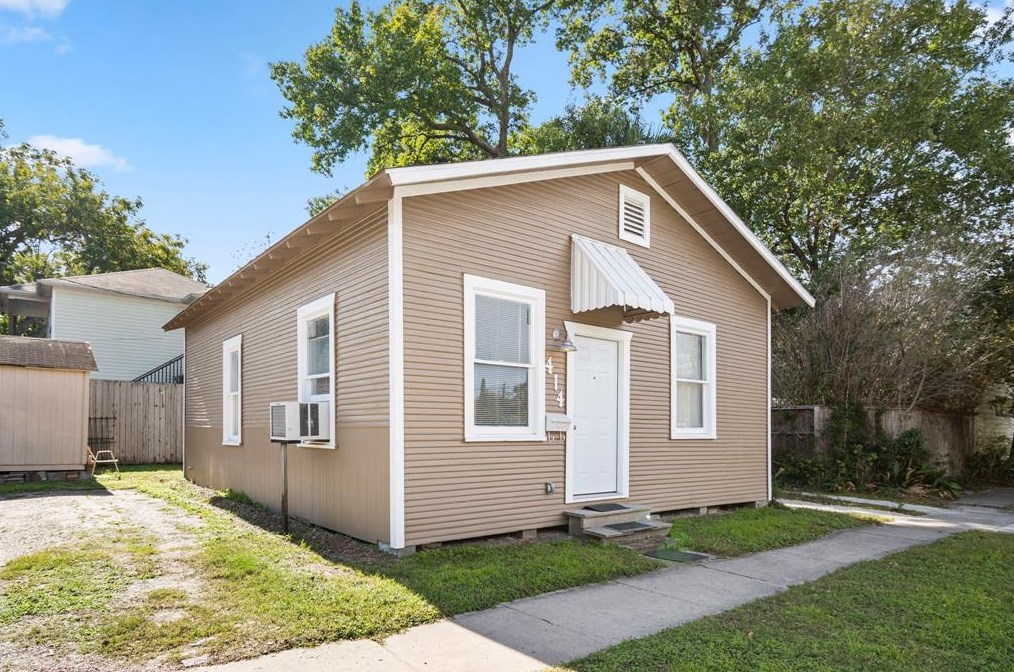 1247 Columbia St, Houston, TX 77008
