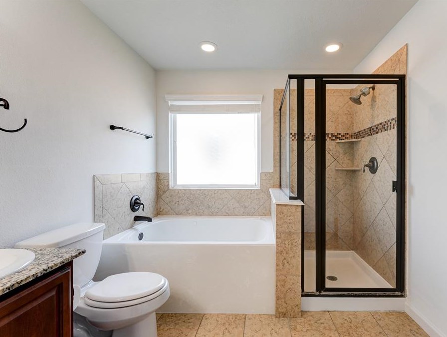 2542 Skyview Pt, Houston TX  77047-8120 exterior