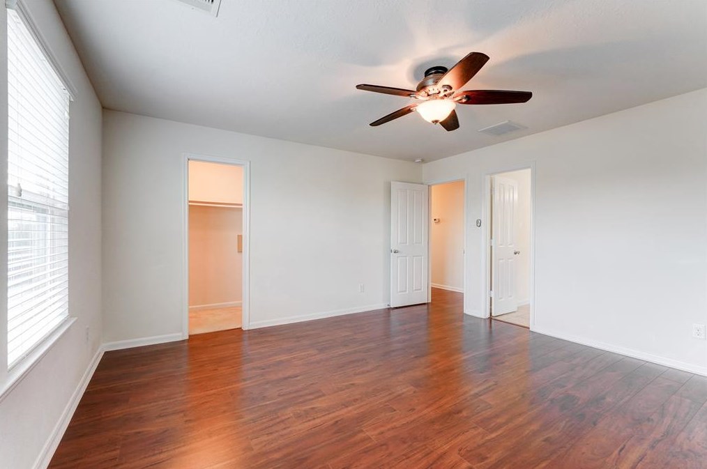 2542 Skyview Pt, Houston TX  77047-8120 exterior