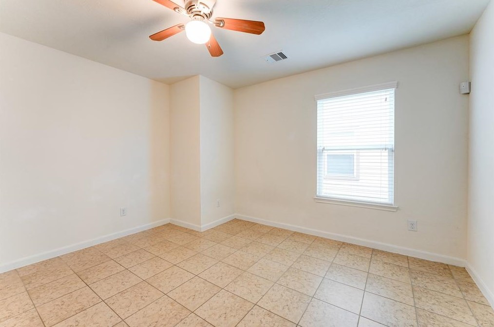 2542 Skyview Pt, Houston TX  77047-8120 exterior