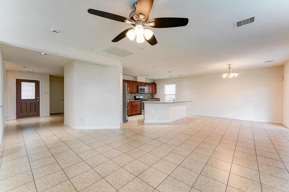 2542 Skyview Pt, Houston TX  77047-8120 exterior