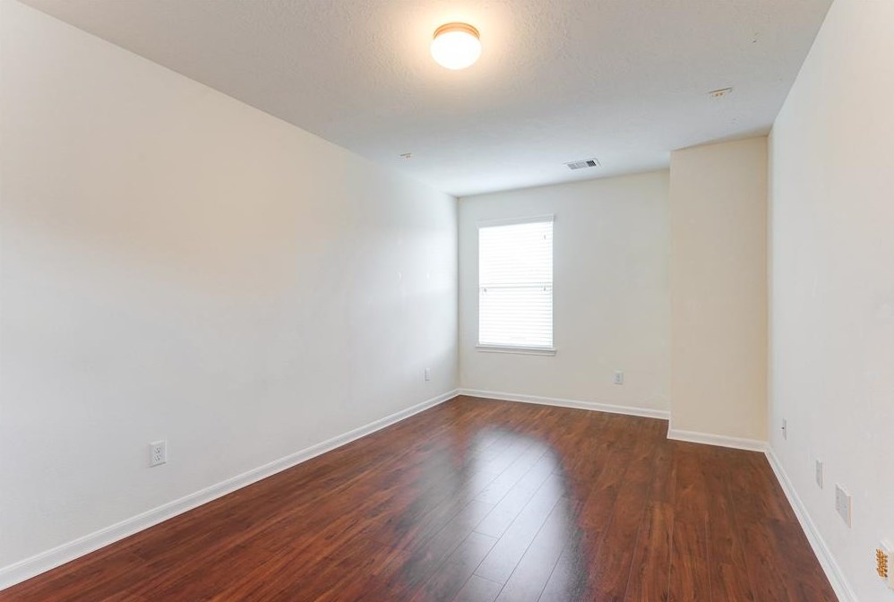 2542 Skyview Pt, Houston TX  77047-8120 exterior