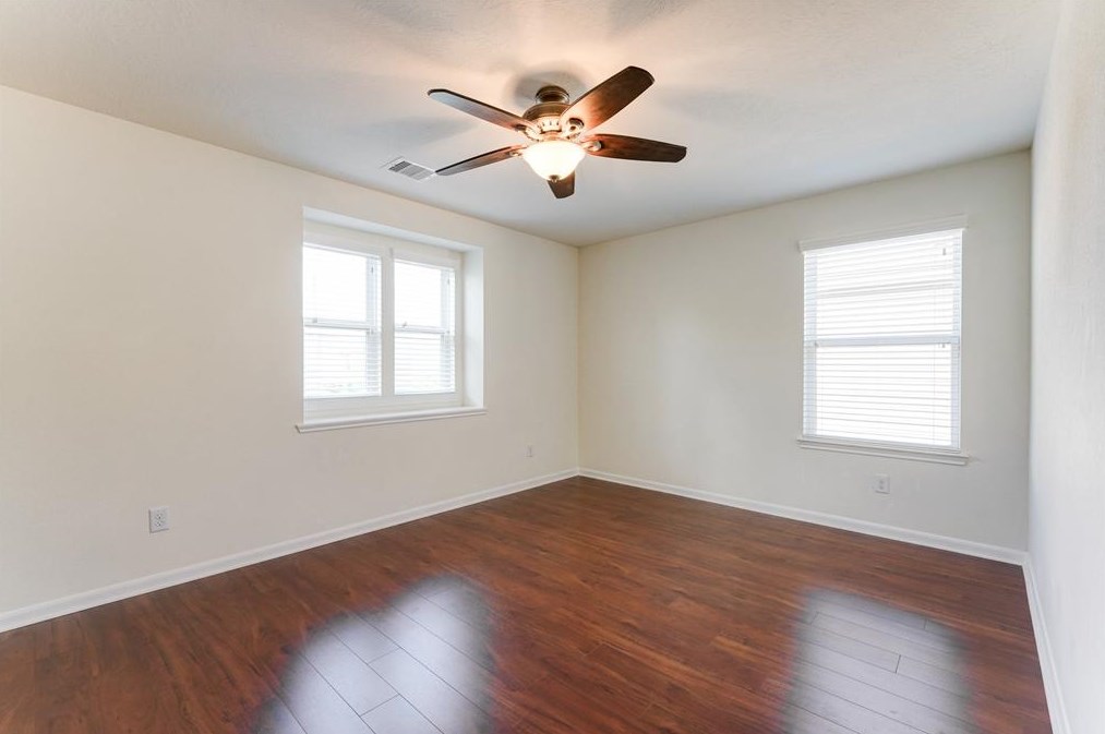2542 Skyview Pt, Houston TX  77047-8120 exterior