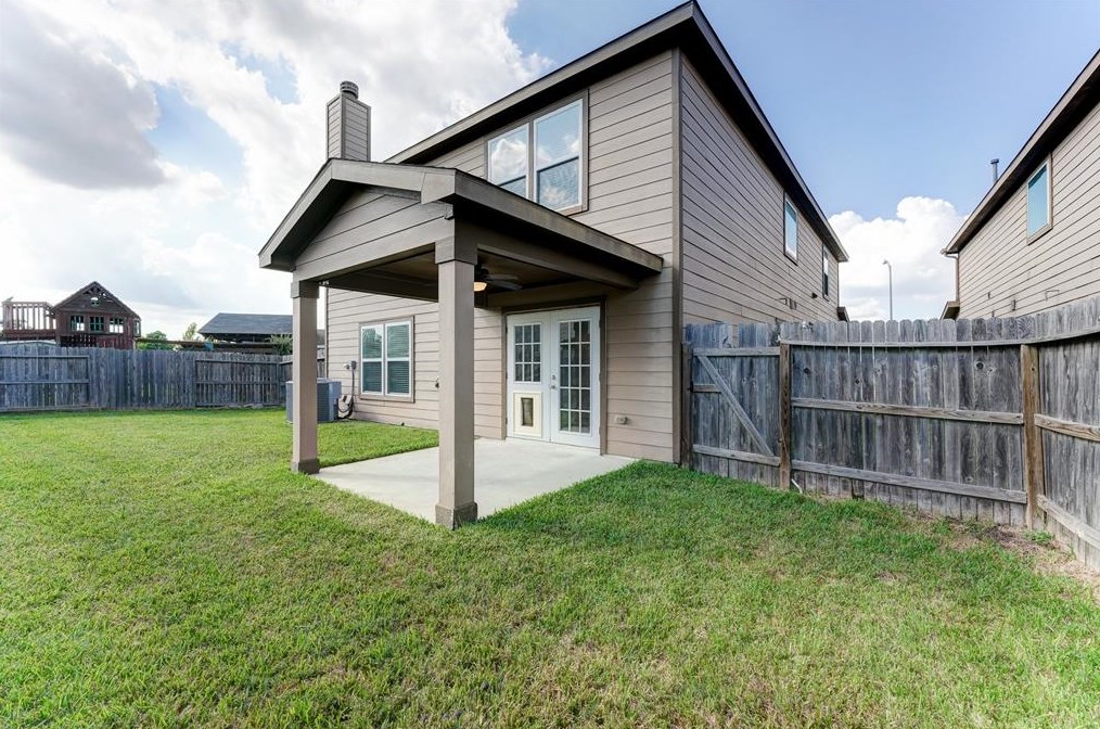 2542 Skyview Pt, Houston TX  77047-8120 exterior