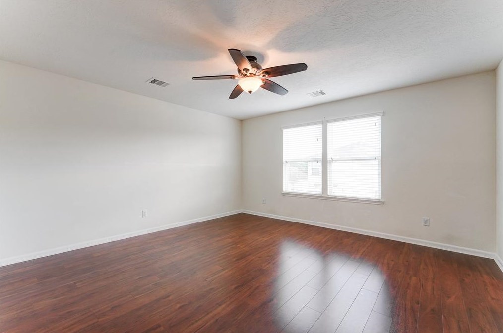 2542 Skyview Pt, Houston TX  77047-8120 exterior