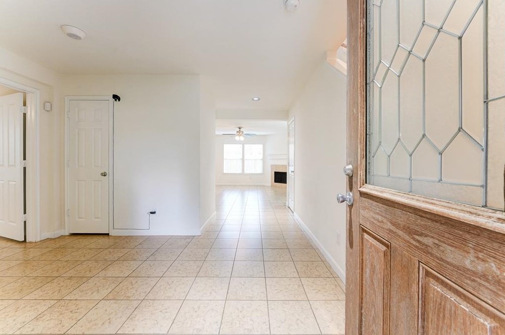 2542 Skyview Pt, Houston TX  77047-8120 exterior