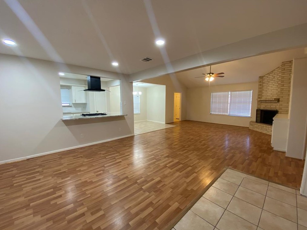 1809 Cripple Creek Ln, Pearland, TX 77581