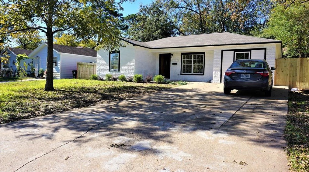 10413 Wolbrook St, Houston, TX 77016-3207