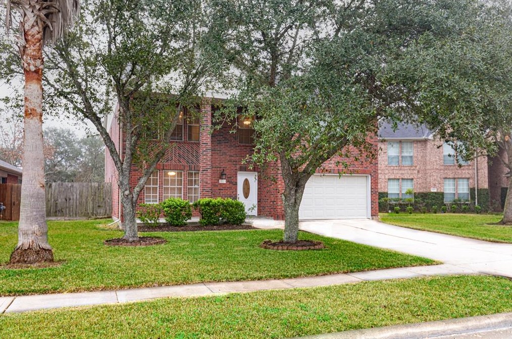2619 Pine Shadows Dr, Sugar Land, TX 77479-8919
