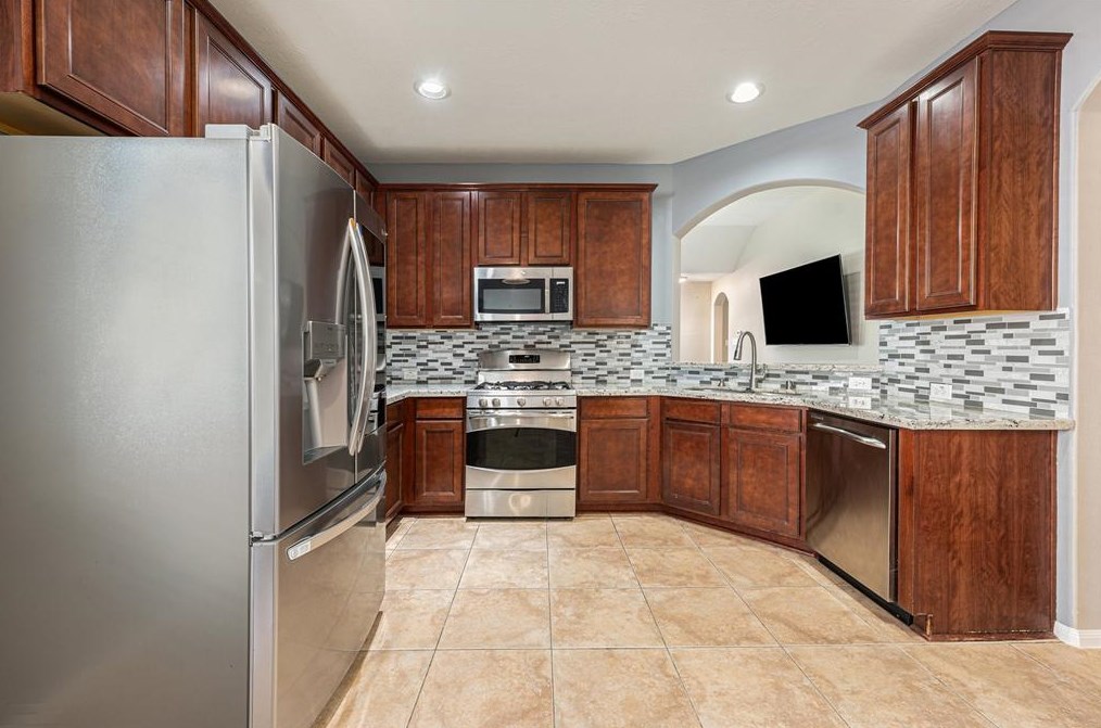 14119 Hollowmill Ln, Houston, TX 77082