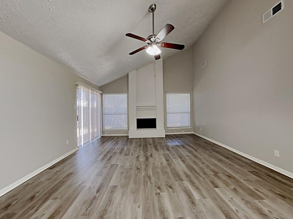 12812 Village Gate Dr, Houston, TX 77082-3616