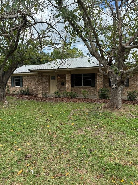 1413 Forehand St, Mapleton, TX 75835