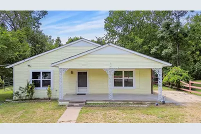 918 Martin Luther King Drive, Huntsville, TX 77320 - Photo 1