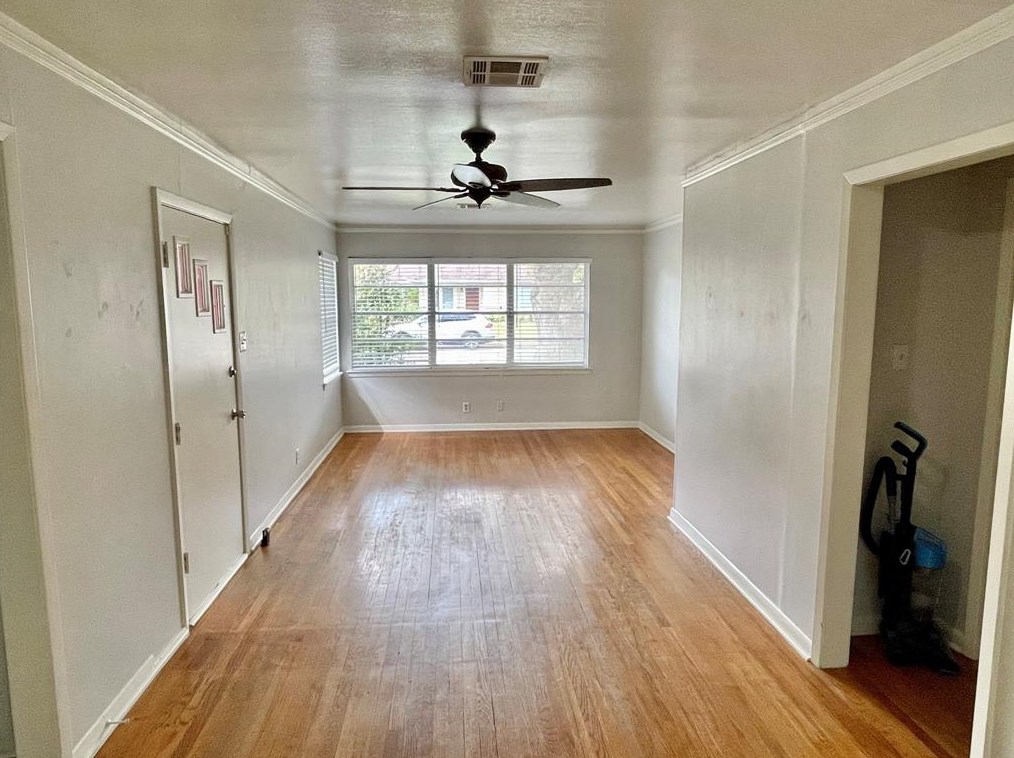 4725 Kinglet St, Houston, TX 77035