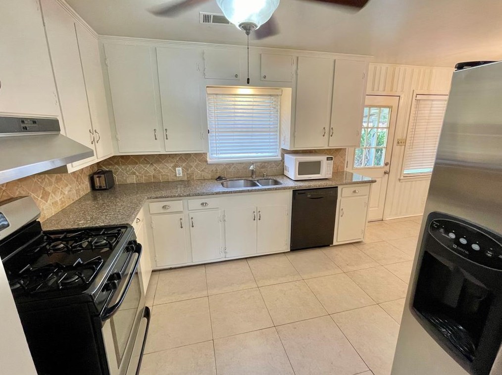 4725 Kinglet St, Houston TX  77035-4923 exterior