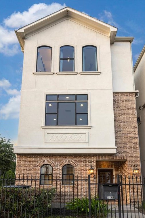 1403 Elgin St, Houston TX  77004-2834 exterior