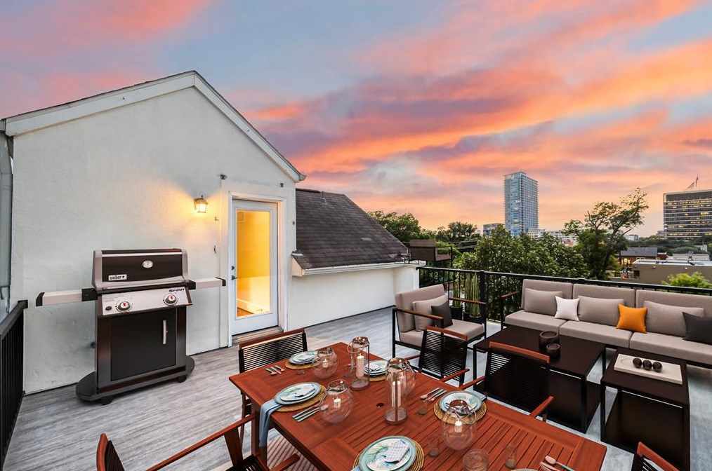 1403 Elgin St, Houston TX  77004-2832 exterior