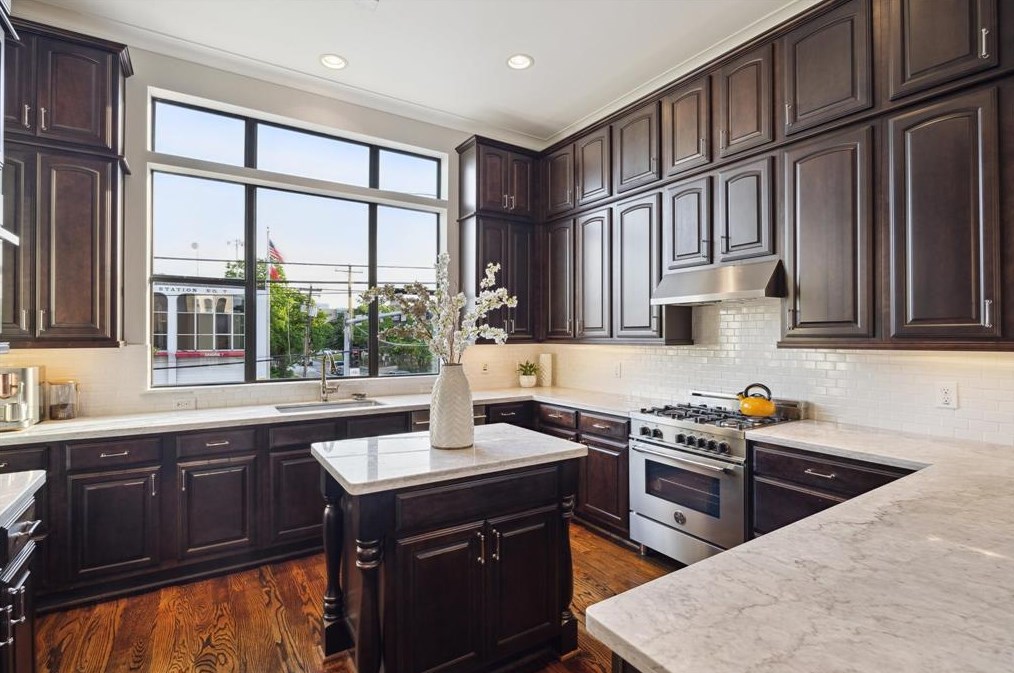 1403 Elgin St, Houston TX  77004-2834 exterior