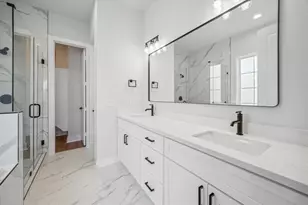 1031 W 17th St, Houston, TX 77008 - Photo 4