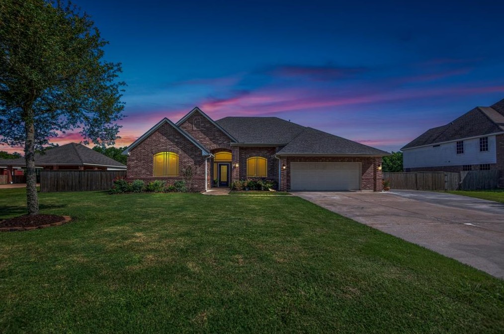 8727 Tumblewood Dr, Baytown, TX 77523-3468
