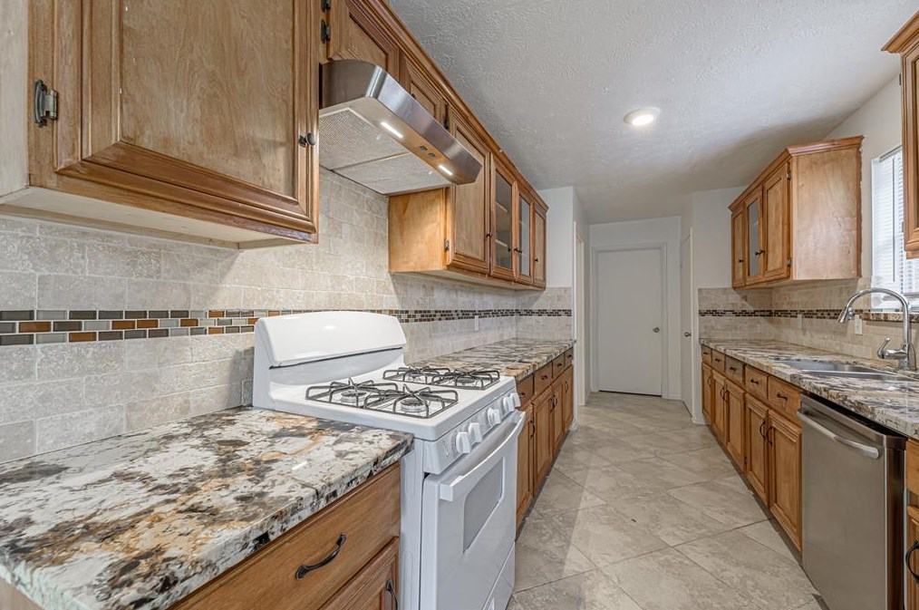 25111 Lynbriar Ln, Spring, TX 77373