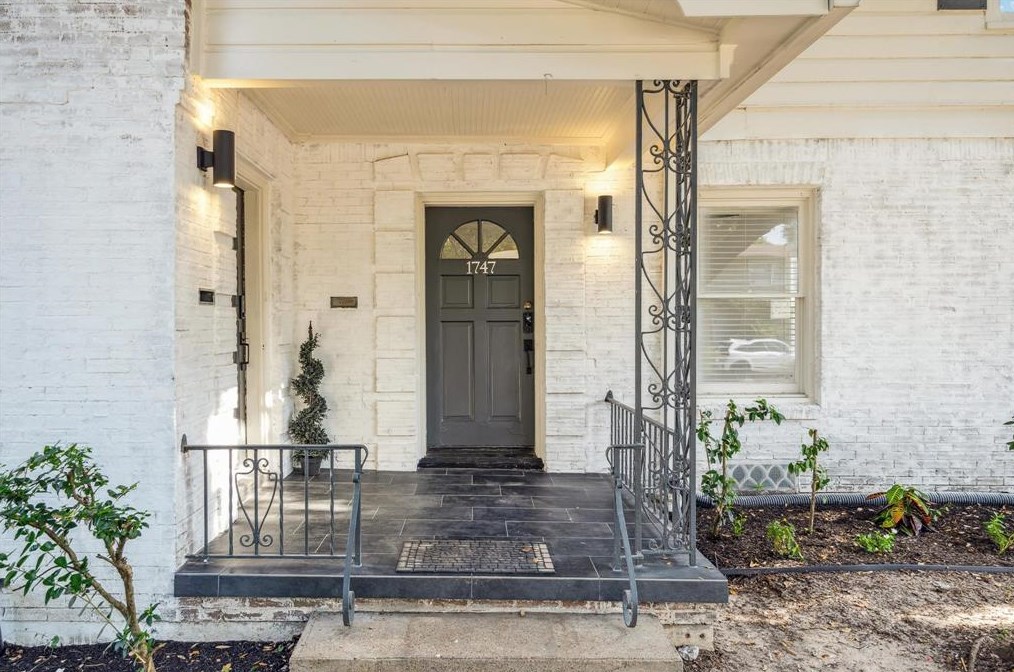 1747 Lexington St, Houston, TX 77098-4406