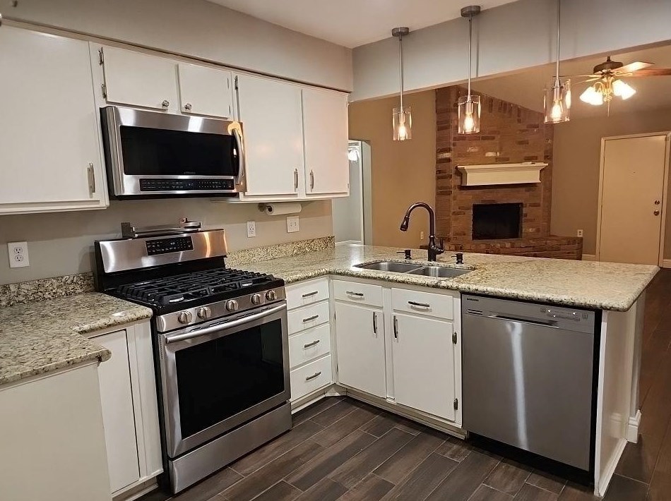 9439 Chartermoss Cir, Houston, TX 77070