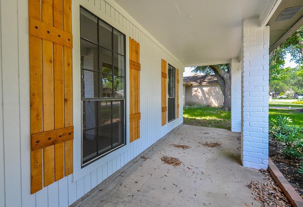 5625 Village Way Dr, Katy, TX 77493