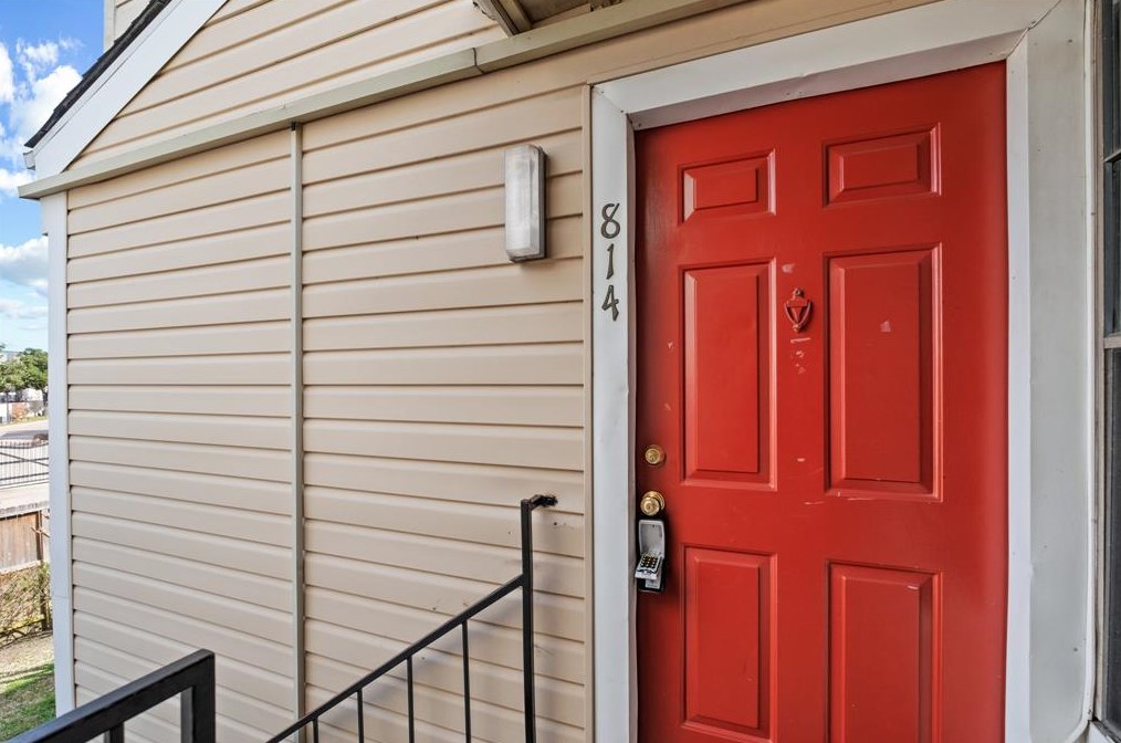 2750 Holly Hall St Apt 814, Houston, TX 77054