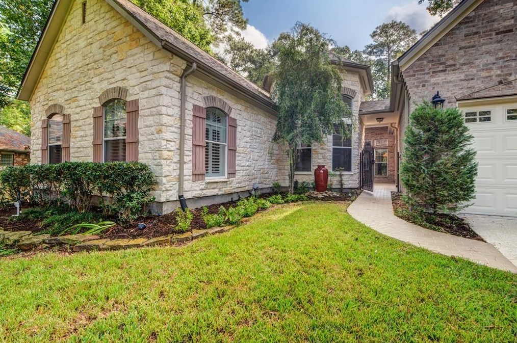 2 Prosewood Ct, Spring TX  77381-4365 exterior