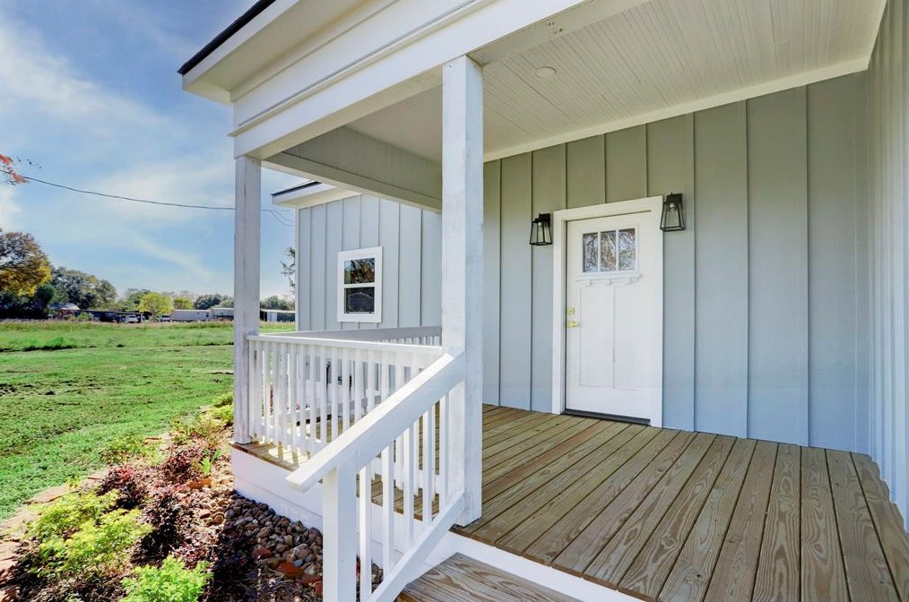 353 Taylor St, New Ulm, TX 78950-4814