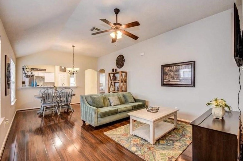 14039 Maximos Dr, Houston TX  77083-8056 exterior