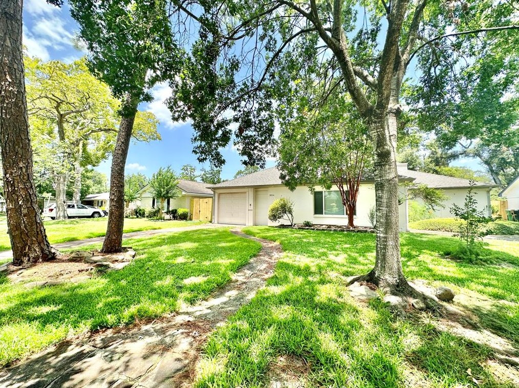 9514 Fairdale Ln, Houston, TX 77063-3809