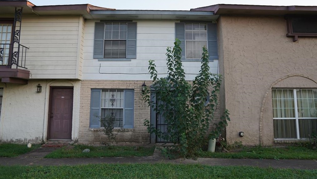 7109 Chase Wood Dr, Missouri City TX  77489-2517 exterior