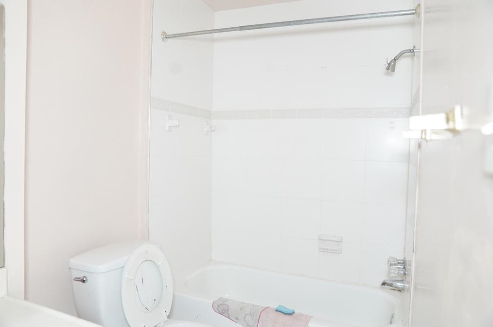 7109 Chase Wood Dr, Missouri City TX  77489-2517 exterior