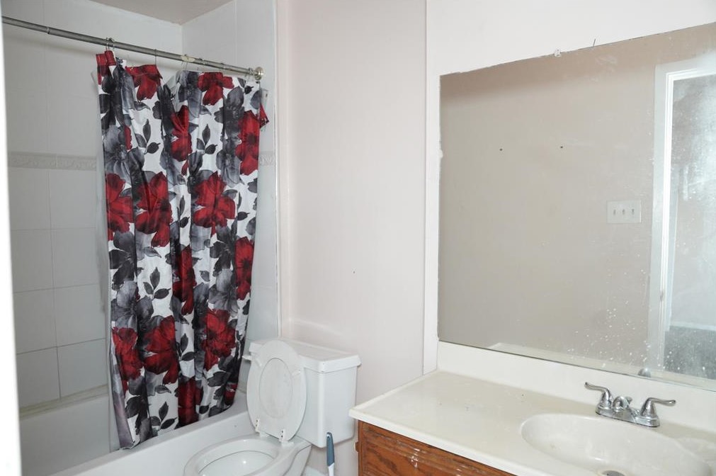 7109 Chase Wood Dr, Missouri City TX  77489-2517 exterior