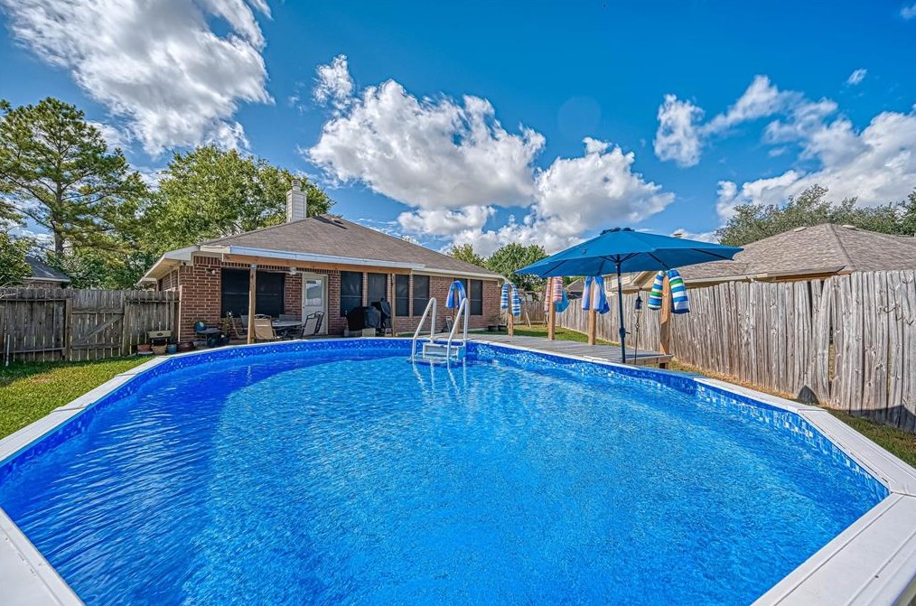 16806 Basewood Ct, Sugar Land TX  77498-4662 exterior