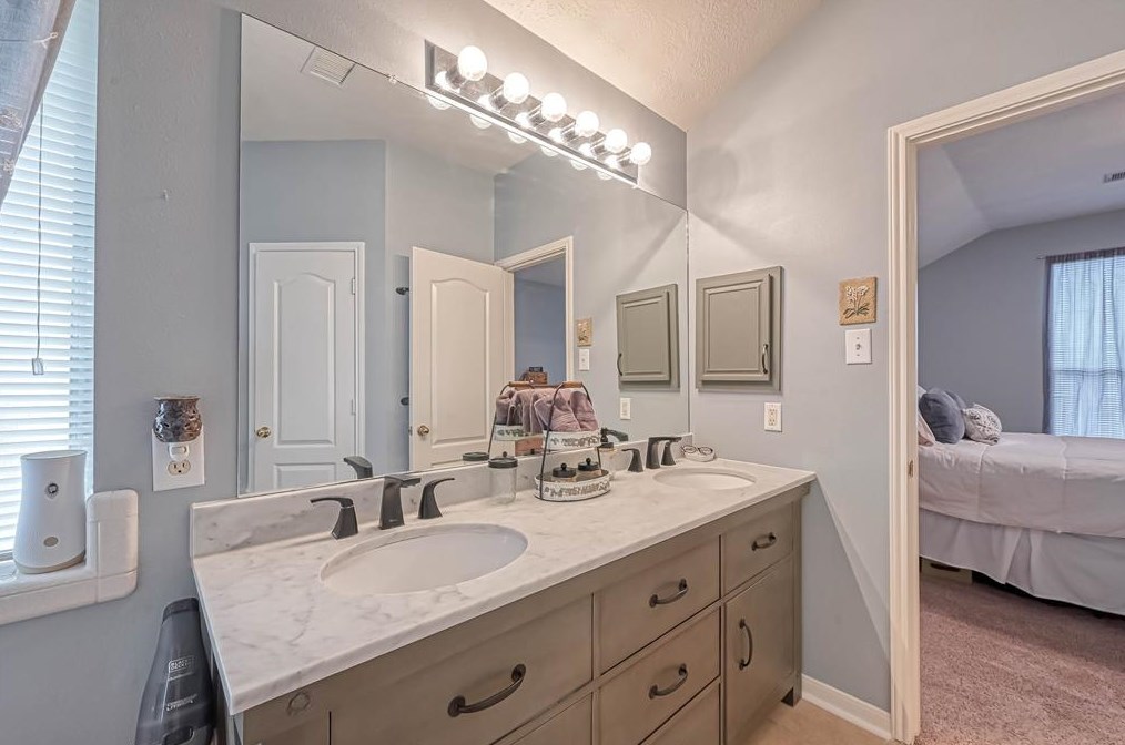 16806 Basewood Ct, Sugar Land TX  77498-4662 exterior