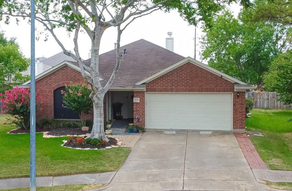 16806 Basewood Ct, Sugar Land, TX 77498-4662