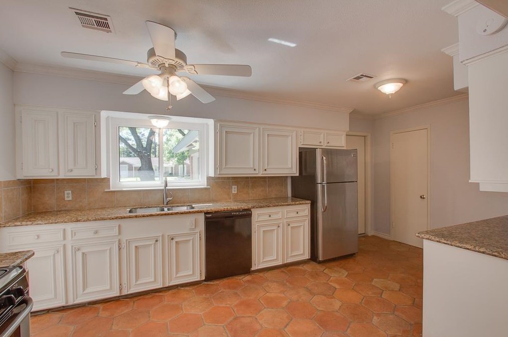 10010 Westview Dr, Houston TX  77055-6006 exterior