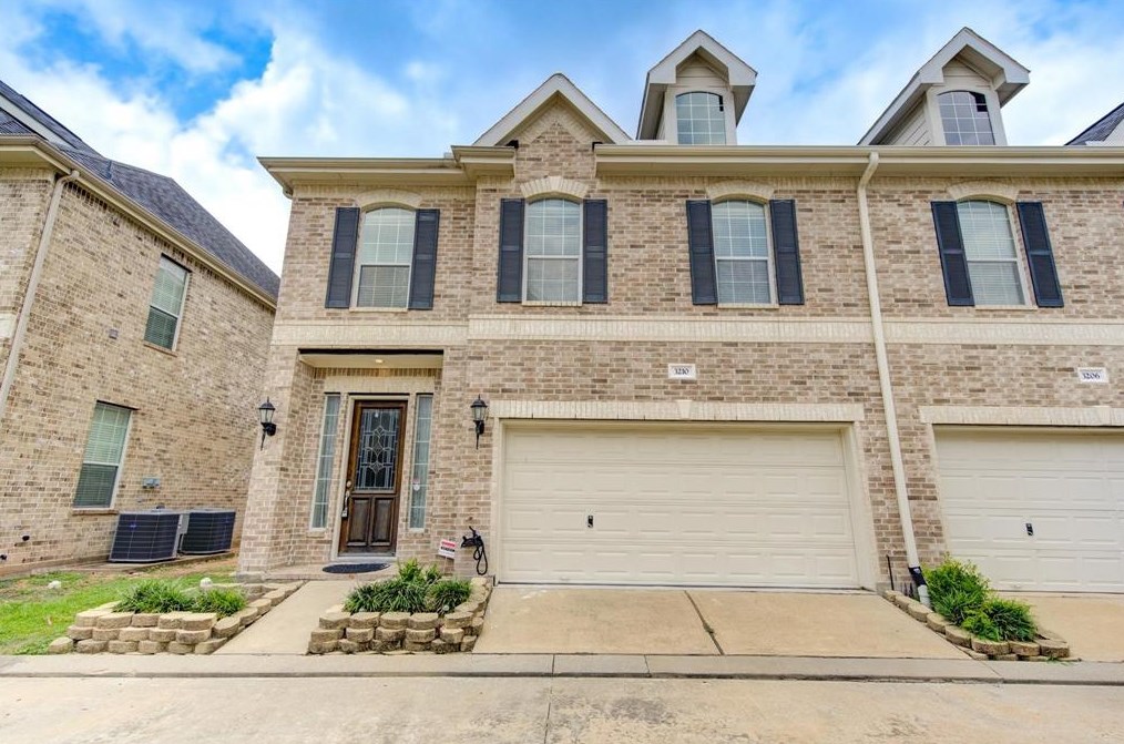 3210 Holly Meadow Dr, Houston, TX 77042-4259