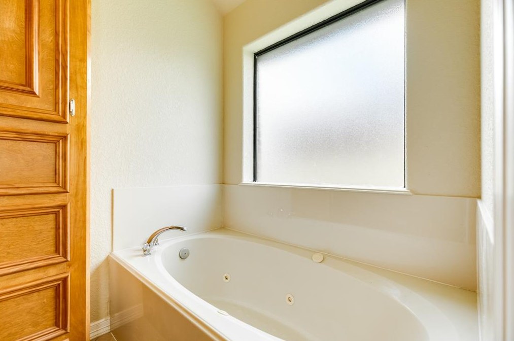 103 Corkwood St, Richwood TX  77566-5710 exterior